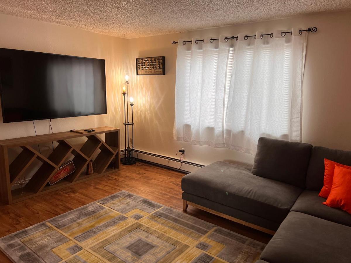 Lovely Two Bedroom, Minutes Away From Downtown Anchorage Kültér fotó